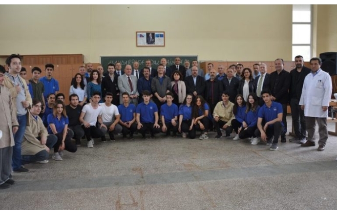 Ağaç İşleme Sanayicilerinden Türkiye’de bir ilk… Haydarpaşa Mesleki ve Teknik Anadolu Lisesi’ne Makine ve Eğitim Desteği